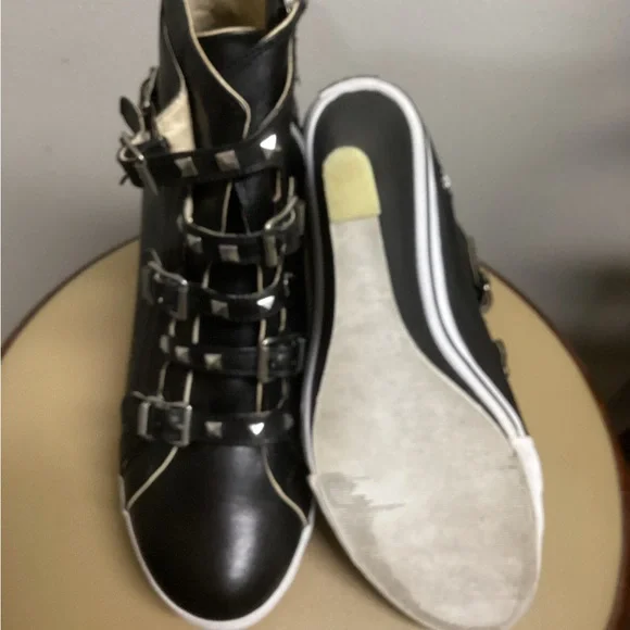 UES Wedge Heel Booties - Picture 5 of 9